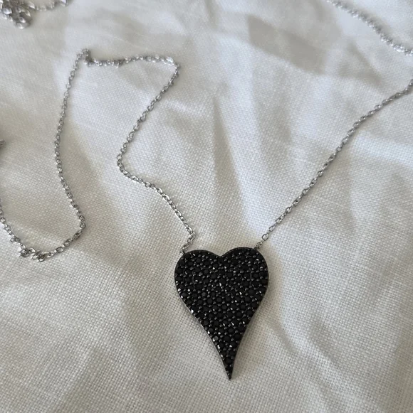 Elegant 925 Sterling Black Heart Pendant Necklace - Picture 12 of 14